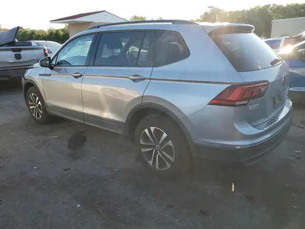 3VV0B7AX4NM041378 2022 VOLKSWAGEN TIGUAN - Image 2