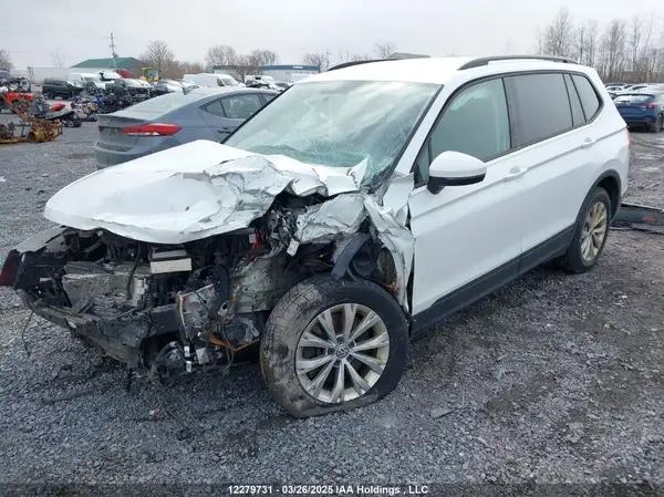 3VV0B7AX5JM006973 2018 VOLKSWAGEN TIGUAN - Image 2