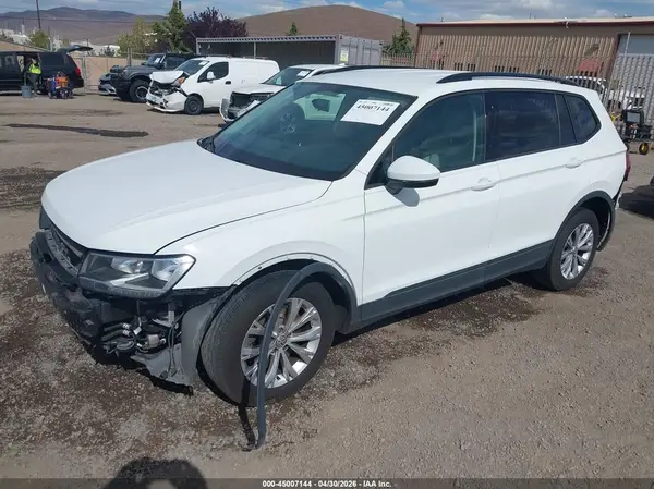 3VV0B7AX5JM018878 2018 VOLKSWAGEN TIGUAN - Image 2