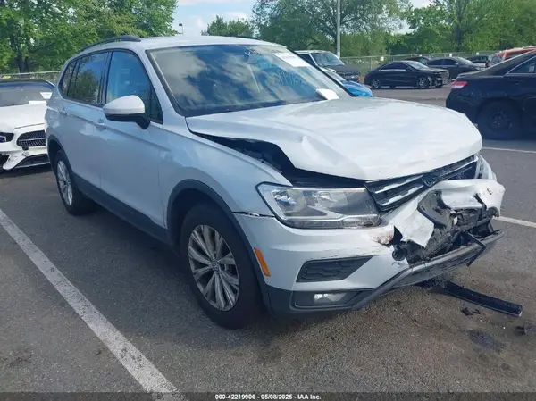3VV0B7AX5JM025815 2018 VOLKSWAGEN TIGUAN - Image 1