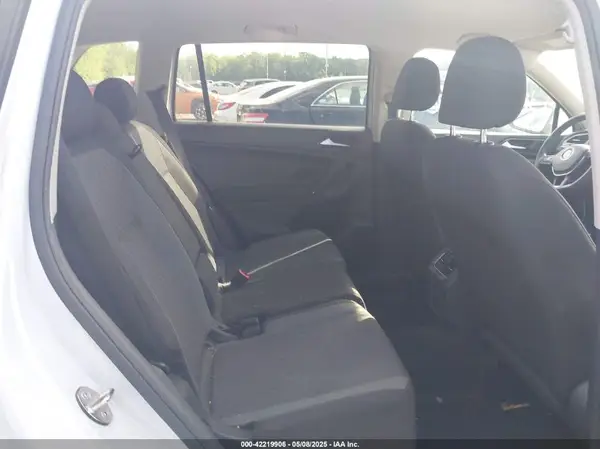 3VV0B7AX5JM025815 2018 VOLKSWAGEN TIGUAN - Image 8