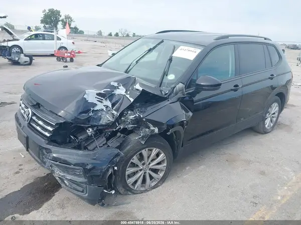 3VV0B7AX5JM028326 2018 VOLKSWAGEN TIGUAN - Image 2