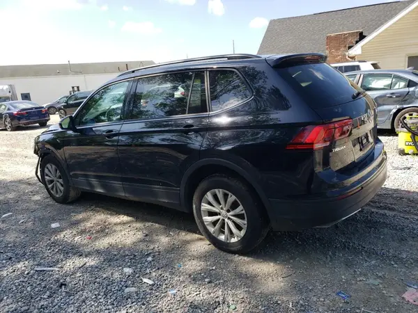 3VV0B7AX5JM033302 2018 VOLKSWAGEN TIGUAN - Image 2