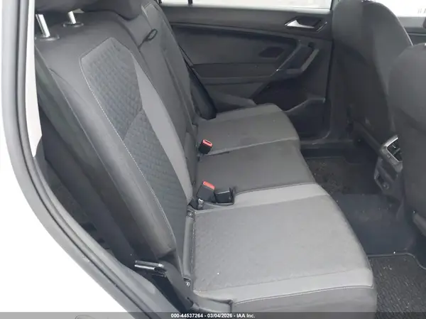 3VV0B7AX5JM071211 2018 VOLKSWAGEN TIGUAN - Image 8