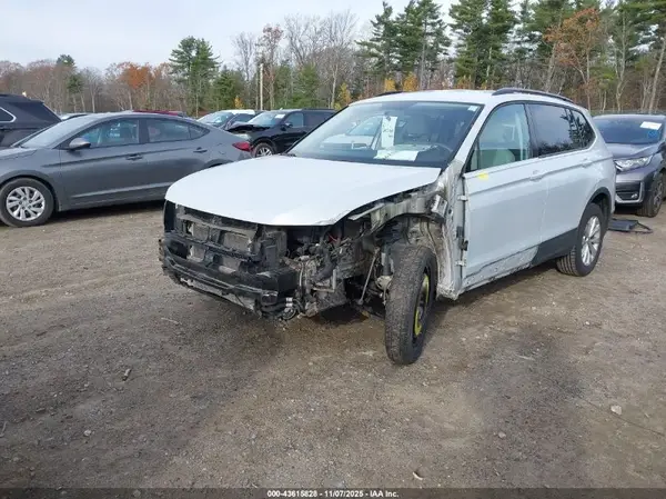 3VV0B7AX5JM082077 2018 VOLKSWAGEN TIGUAN - Image 2