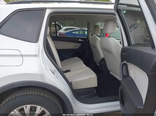 3VV0B7AX5JM082077 2018 VOLKSWAGEN TIGUAN - Image 8