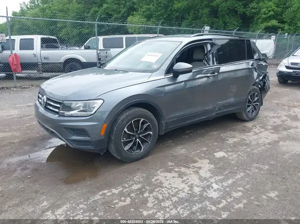 3VV0B7AX5JM082967 2018 VOLKSWAGEN TIGUAN - Image 2