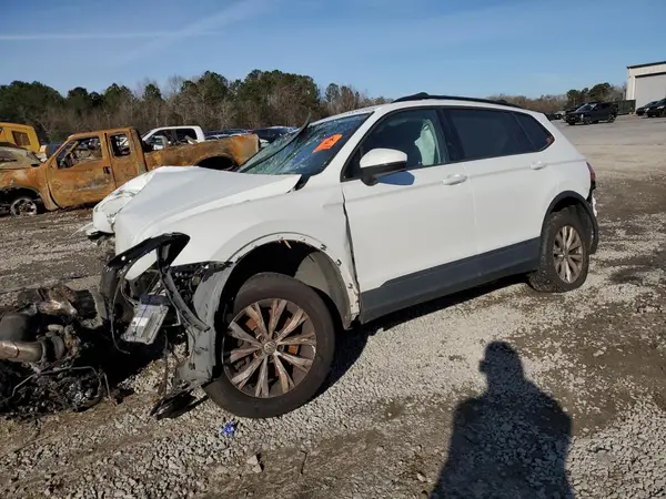 3VV0B7AX5JM094598 2018 VOLKSWAGEN TIGUAN - Image 1