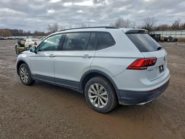 3VV0B7AX5JM095055 2018 VOLKSWAGEN TIGUAN - Image 2