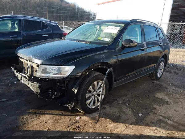 3VV0B7AX5JM106944 2018 VOLKSWAGEN TIGUAN - Image 2