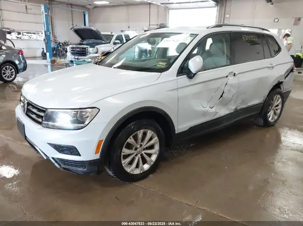 3VV0B7AX5JM108371 2018 VOLKSWAGEN TIGUAN - Image 2