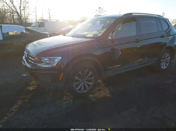 3VV0B7AX5JM114705 2018 VOLKSWAGEN TIGUAN - Image 2