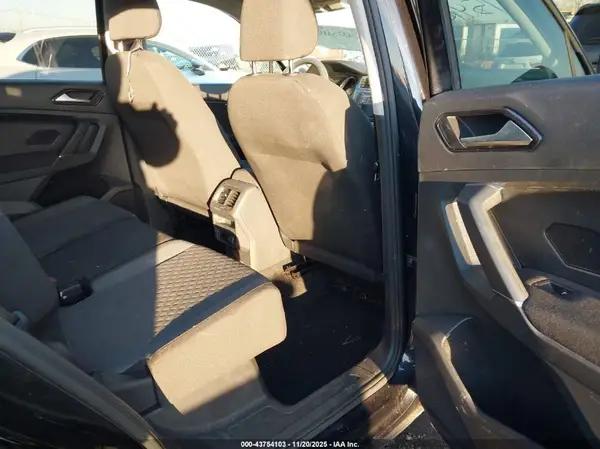 3VV0B7AX5JM114705 2018 VOLKSWAGEN TIGUAN - Image 8