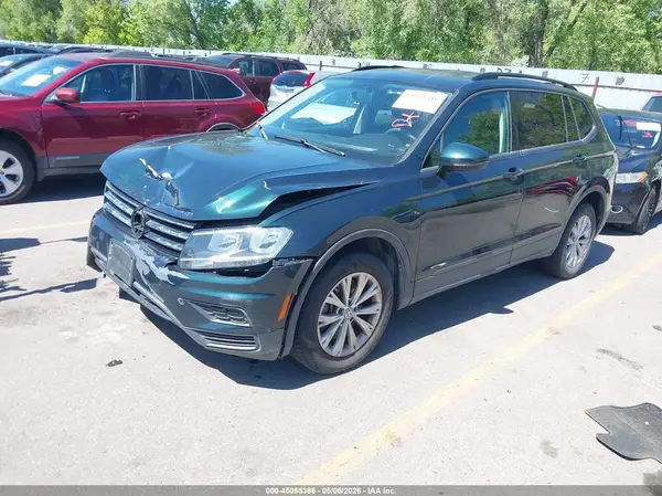 3VV0B7AX5JM121489 2018 VOLKSWAGEN TIGUAN - Image 2