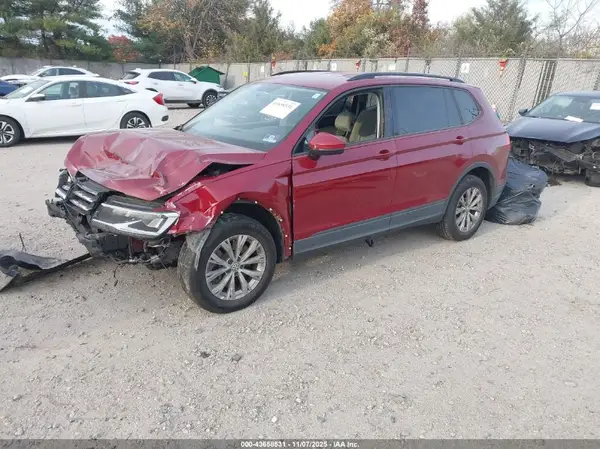3VV0B7AX5JM125767 2018 VOLKSWAGEN TIGUAN - Image 2