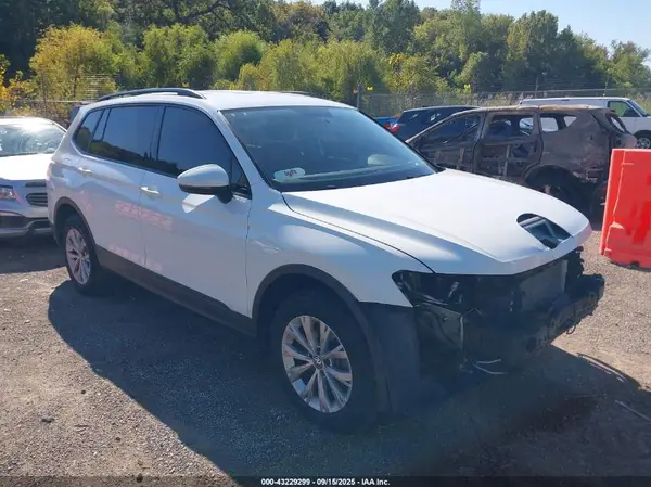 3VV0B7AX5JM131407 2018 VOLKSWAGEN TIGUAN - Image 1