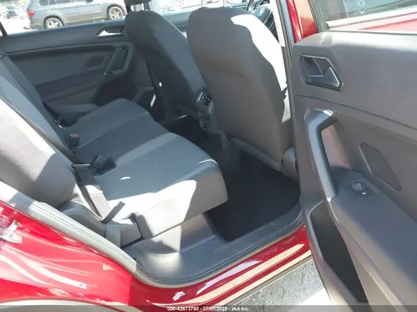3VV0B7AX5JM209264 2018 VOLKSWAGEN TIGUAN - Image 8