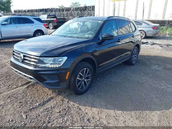 3VV0B7AX5MM000529 2021 VOLKSWAGEN TIGUAN - Image 2