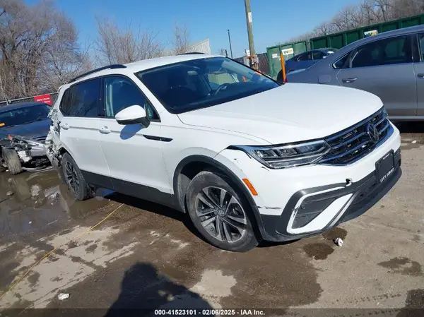 3VV0B7AX5NM042667 2022 VOLKSWAGEN TIGUAN - Image 1