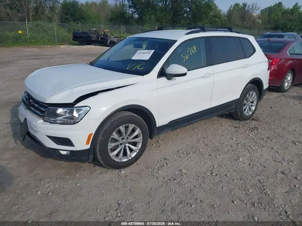 3VV0B7AX6JM016735 2018 VOLKSWAGEN TIGUAN - Image 2