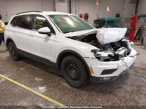 3VV0B7AX6JM017299 2018 VOLKSWAGEN TIGUAN - Image 1