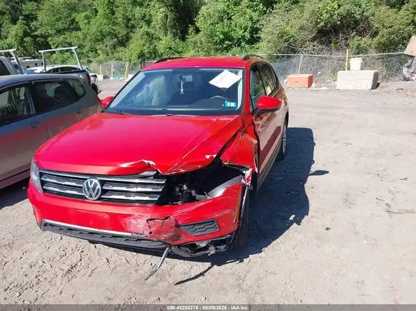 3VV0B7AX6JM018730 2018 VOLKSWAGEN TIGUAN - Image 2