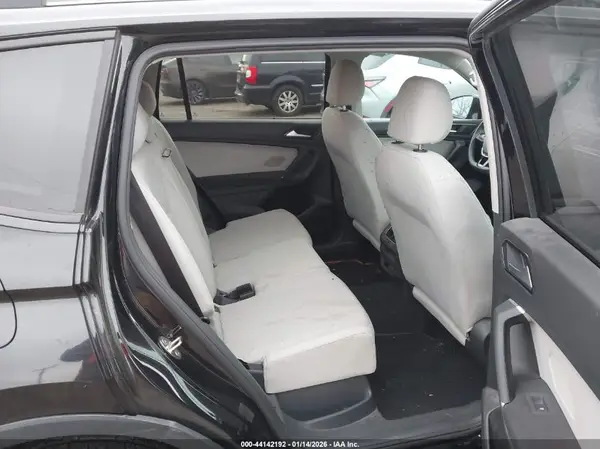 3VV0B7AX6JM021756 2018 VOLKSWAGEN TIGUAN - Image 8