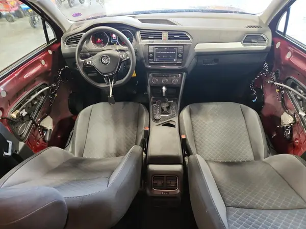 3VV0B7AX6JM043160 2018 VOLKSWAGEN TIGUAN - Image 8