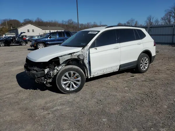 3VV0B7AX6JM055941 2018 VOLKSWAGEN TIGUAN - Image 1