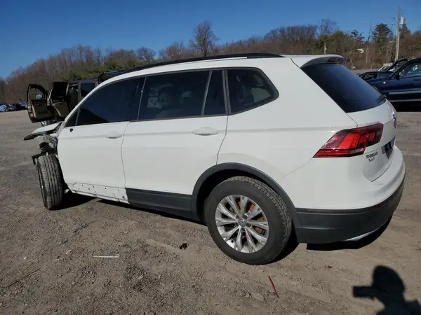 3VV0B7AX6JM055941 2018 VOLKSWAGEN TIGUAN - Image 2