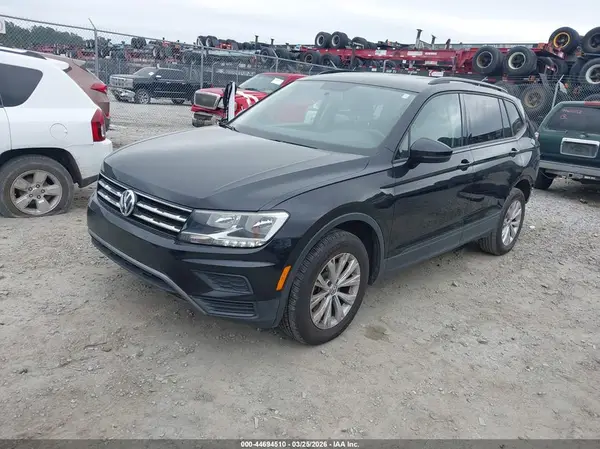 3VV0B7AX6JM057088 2018 VOLKSWAGEN TIGUAN - Image 2