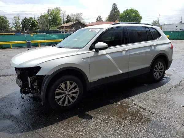 3VV0B7AX6JM094609 2018 VOLKSWAGEN TIGUAN - Image 1