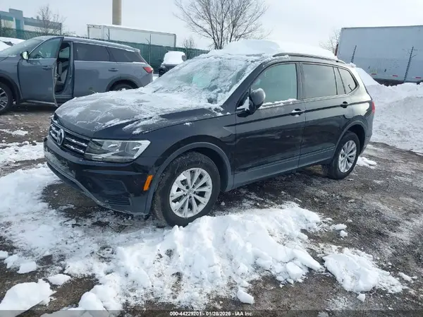 3VV0B7AX6JM097851 2018 VOLKSWAGEN TIGUAN - Image 2