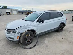 3VV0B7AX6JM105611 2018 VOLKSWAGEN TIGUAN