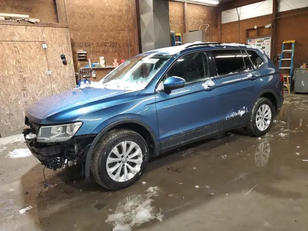 3VV0B7AX6JM112946 2018 VOLKSWAGEN TIGUAN - Image 1