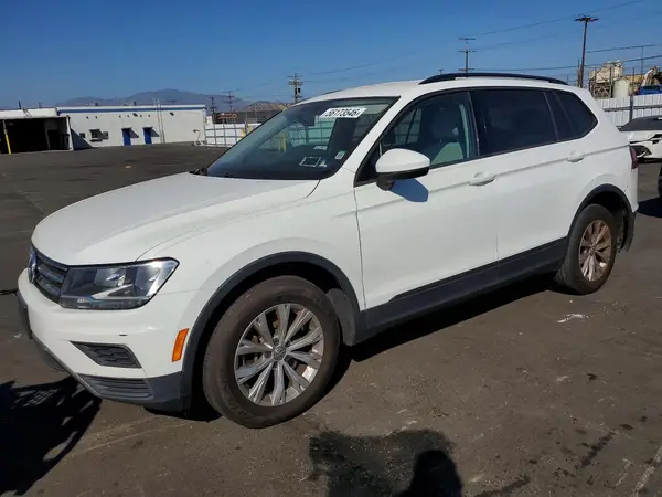 3VV0B7AX6JM116320 2018 VOLKSWAGEN TIGUAN - Image 1