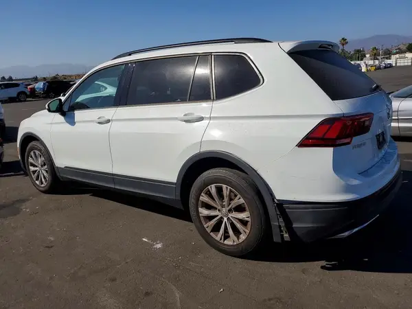 3VV0B7AX6JM116320 2018 VOLKSWAGEN TIGUAN - Image 2