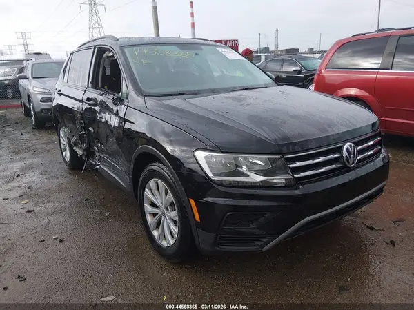3VV0B7AX6JM132520 2018 VOLKSWAGEN TIGUAN - Image 1