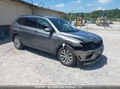 3VV0B7AX6JM157157 2018 VOLKSWAGEN TIGUAN