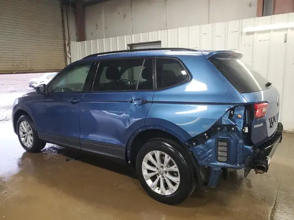3VV0B7AX6JM209807 2018 VOLKSWAGEN TIGUAN - Image 2
