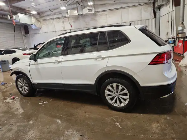 3VV0B7AX6LM095875 2020 VOLKSWAGEN TIGUAN - Image 2