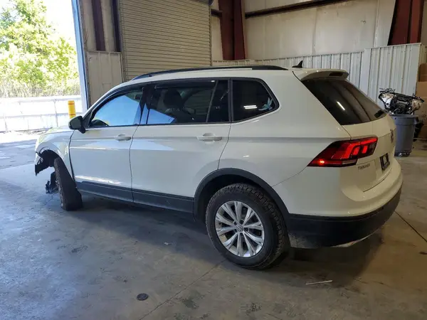 3VV0B7AX6LM121813 2020 VOLKSWAGEN TIGUAN - Image 2