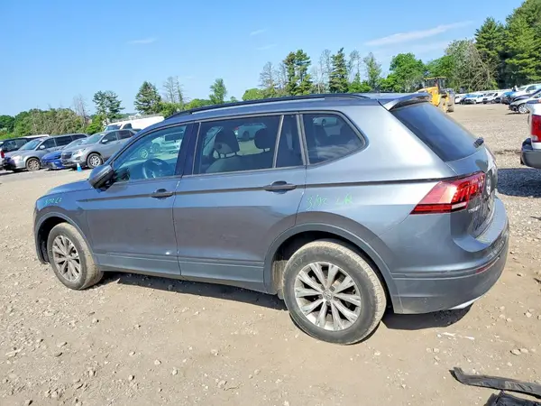 3VV0B7AX6LM140555 2020 VOLKSWAGEN TIGUAN - Image 2