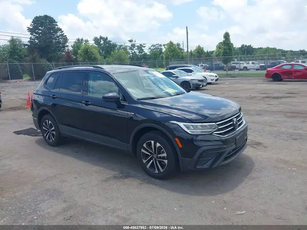 3VV0B7AX6NM077900 2022 VOLKSWAGEN TIGUAN - Image 1