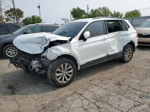 3VV0B7AX7JM015349 2018 VOLKSWAGEN TIGUAN - Image 1