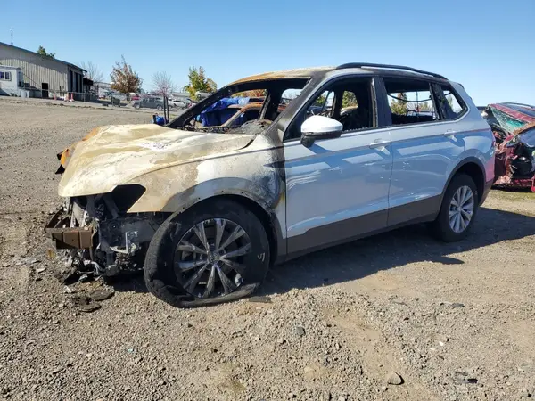 3VV0B7AX7JM018476 2018 VOLKSWAGEN TIGUAN - Image 1