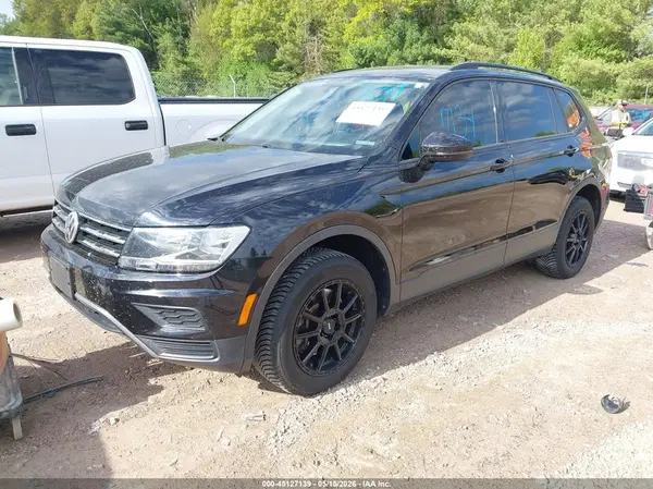 3VV0B7AX7JM044348 2018 VOLKSWAGEN TIGUAN - Image 2