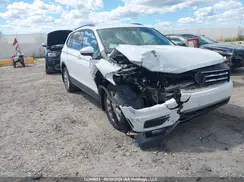 3VV0B7AX7JM074952 2018 VOLKSWAGEN TIGUAN