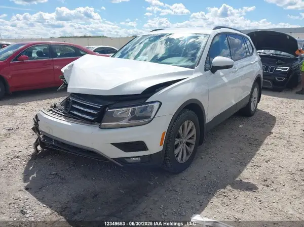 3VV0B7AX7JM074952 2018 VOLKSWAGEN TIGUAN - Image 2