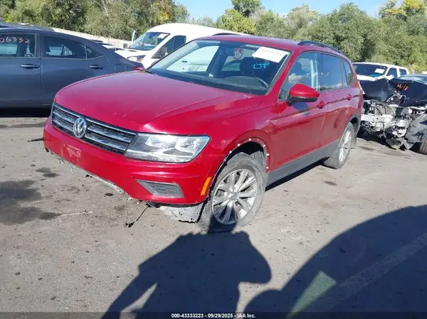 3VV0B7AX7JM084929 2018 VOLKSWAGEN TIGUAN - Image 2